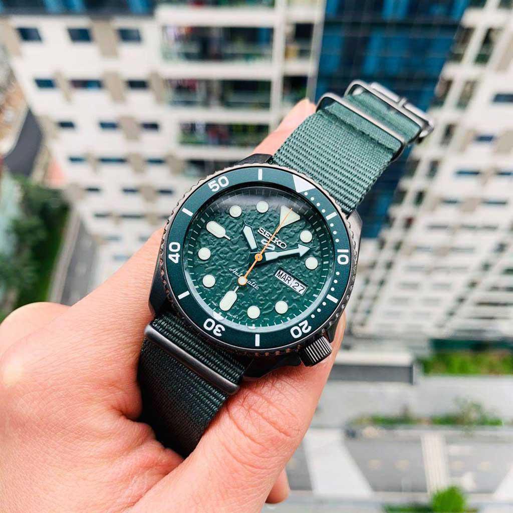 Đồng Hồ Nam Seiko 5 Sports SRPD77K1 Chính Hãng