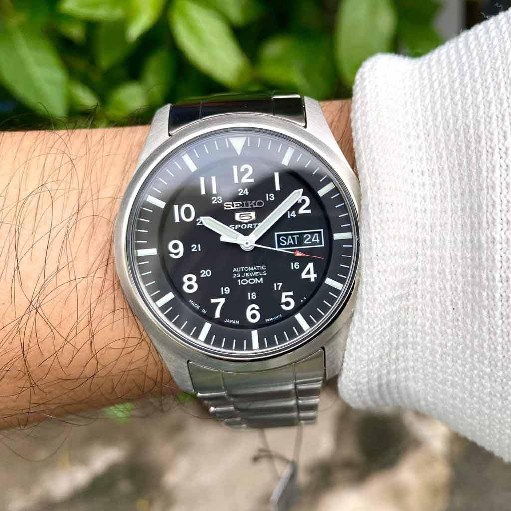 Đồng Hồ Nam Dây Thép Seiko 5 SNZG13J1 2