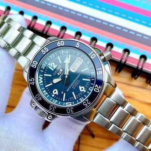 Đồng Hồ Nam Seiko 5 Sports SKZ209J1 Divers Day Date Chính Hãng 4