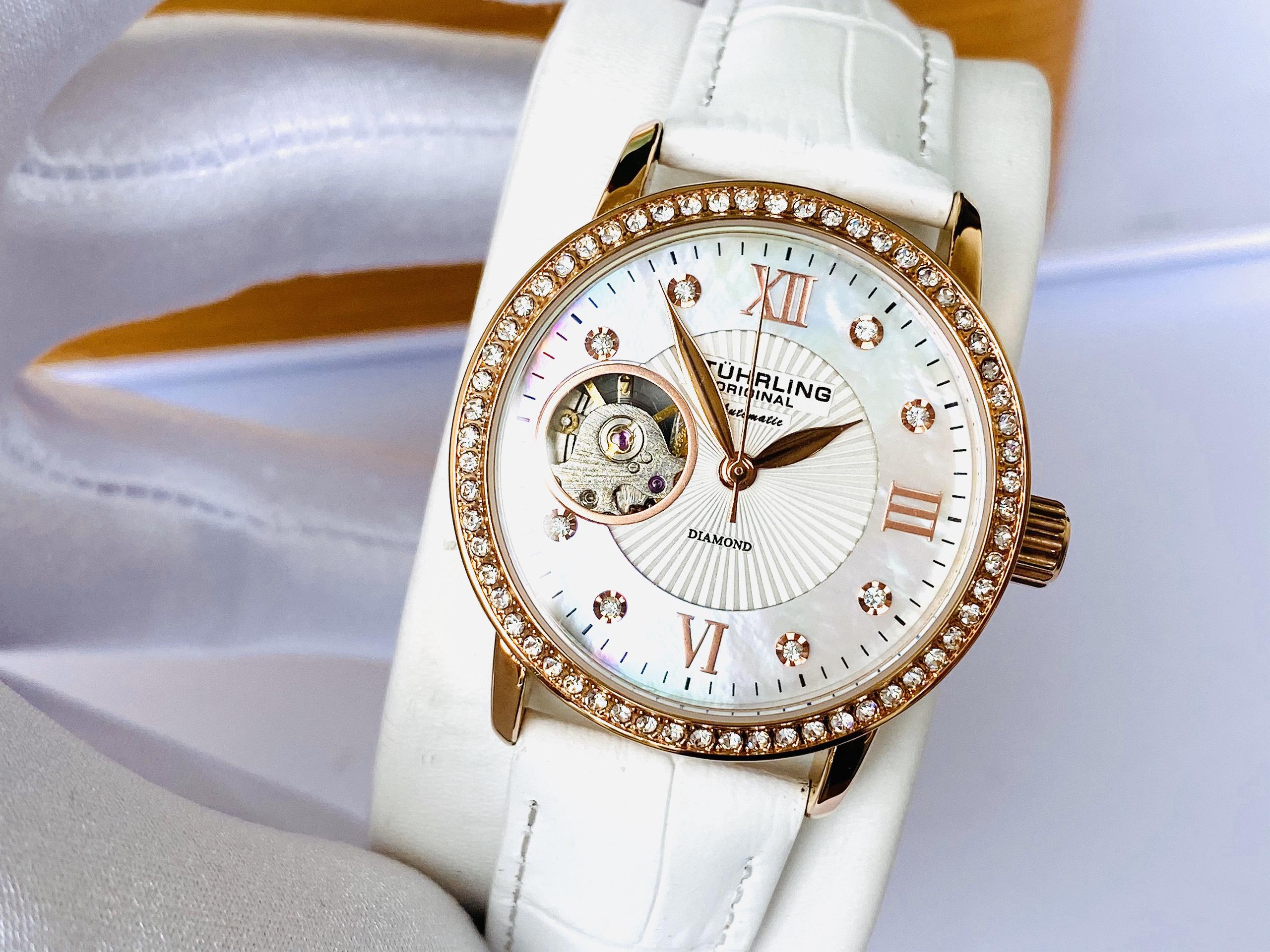 Đồng Hồ Nữ Stuhrling M15080