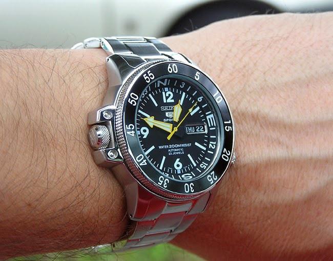 Đồng Hồ Nam Seiko 5 Sport SKZ211K1