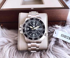 Đồng Hồ Nam Seiko 5 Sport SKZ211K1