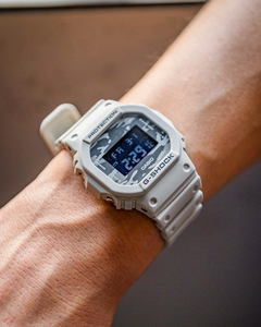 Đồng Hồ Nam Casio G-Shock DW-5600CA-8DR