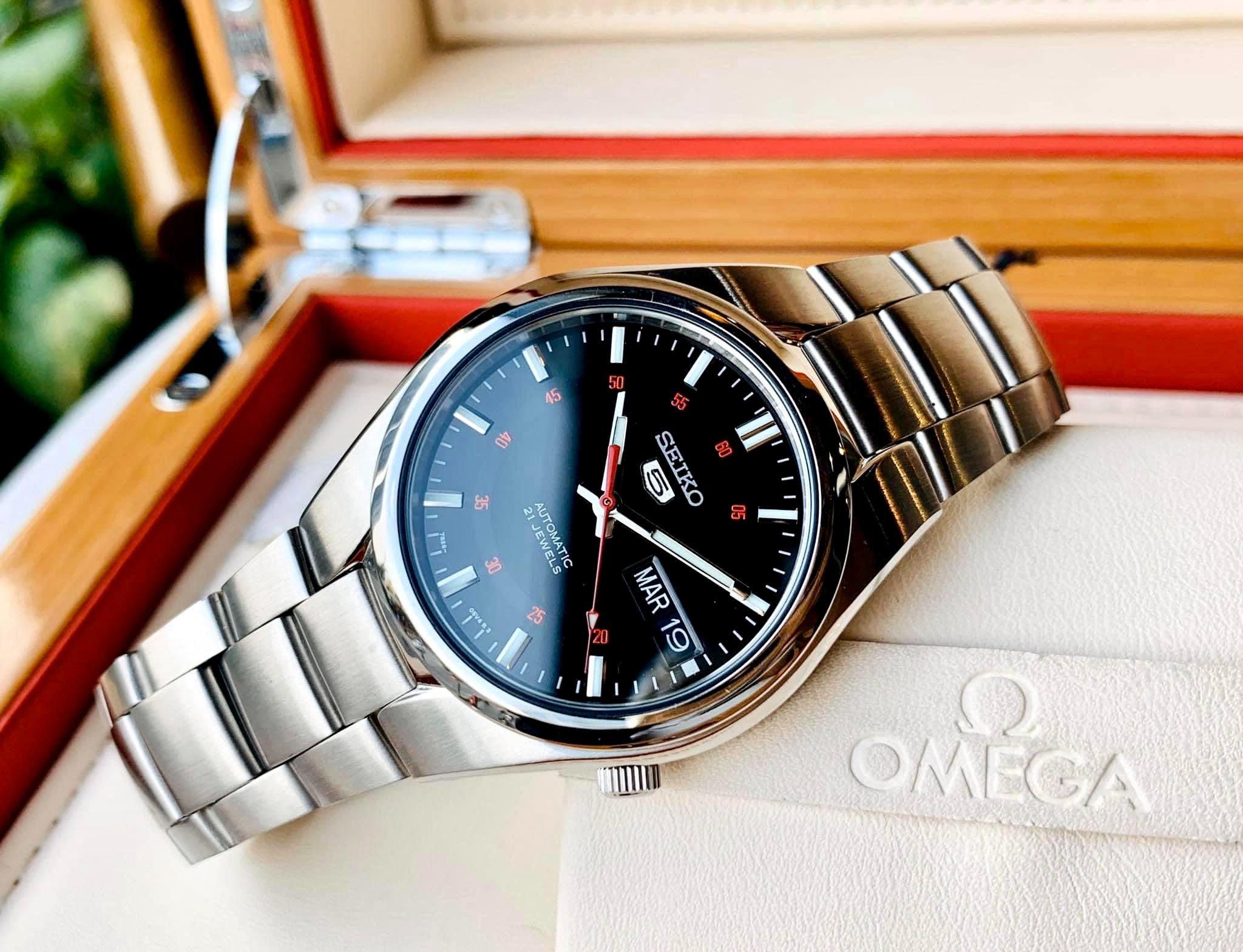 Đồng Hồ Nam Seiko SNK617K1