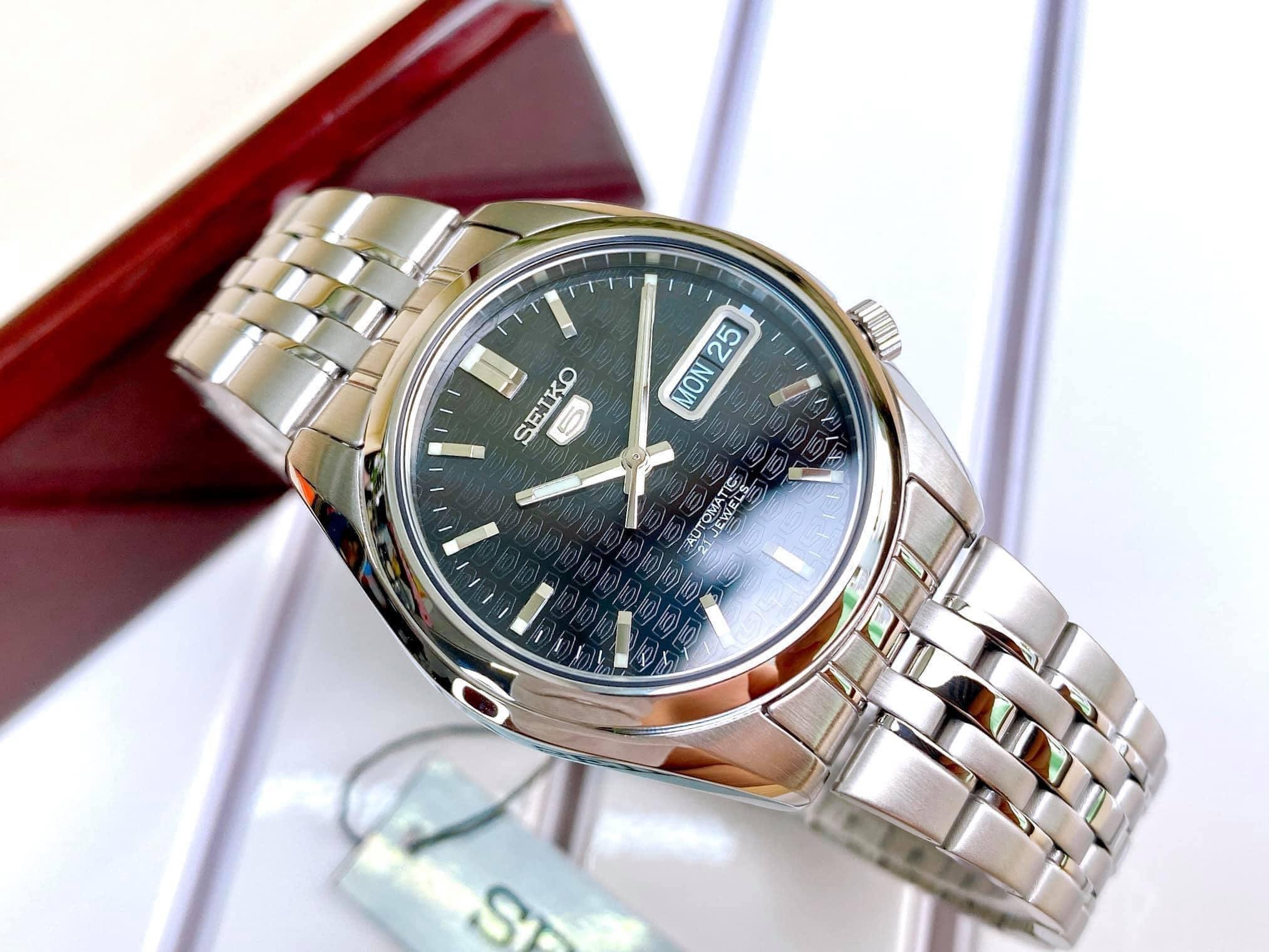 Đồng Hồ Nam Seiko SNK361K1 Chính Hãng.