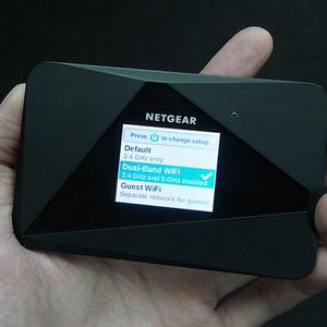 Bộ Phát Wifi 4G Netgear 785s chuẩn LTE, 15 users, Wifi 2 băng tần