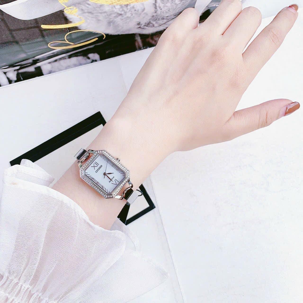 Đồng Hồ Nữ Citizen Eco-Drive EM0980-50A 