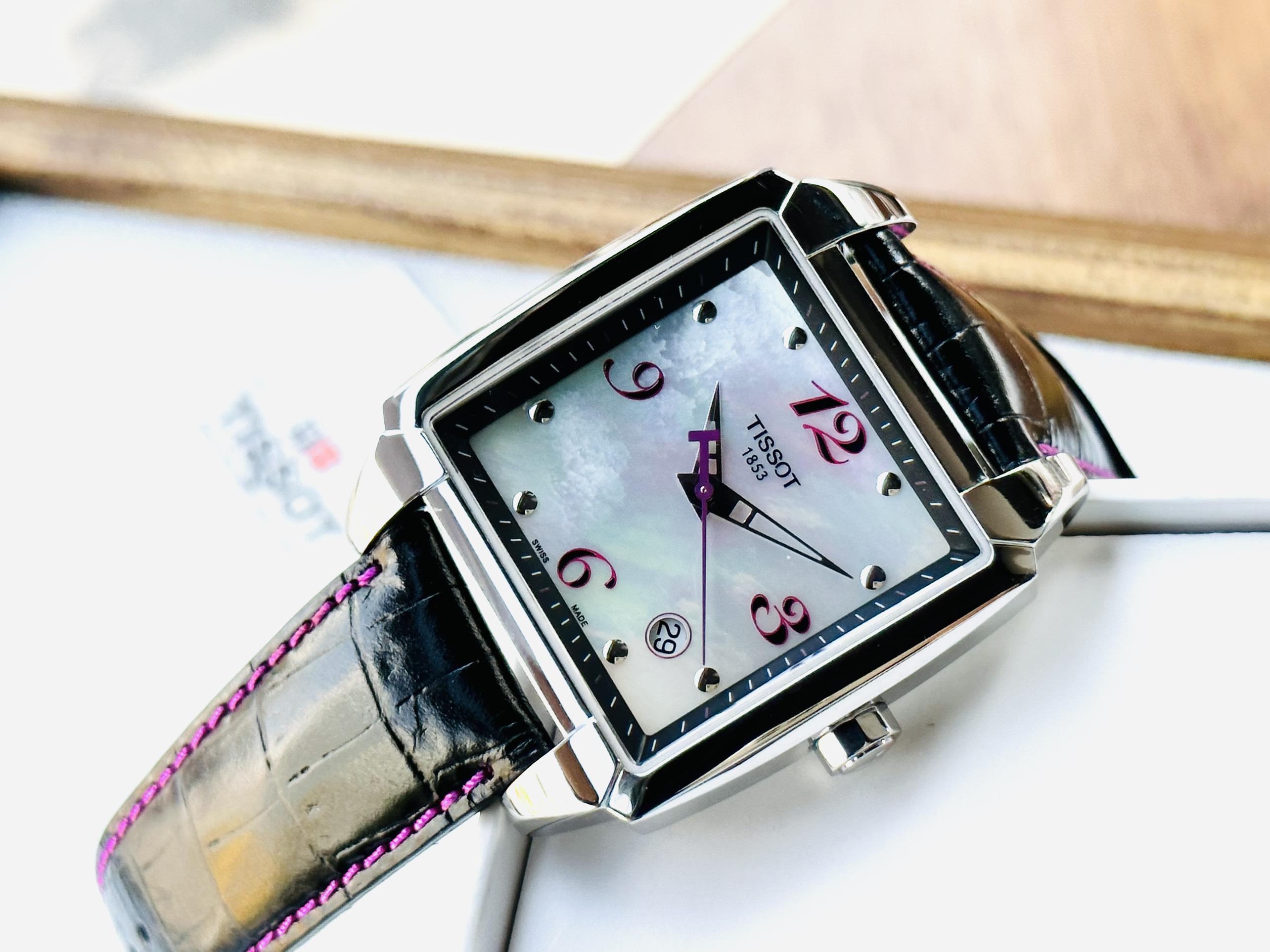 Đồng Hồ Nam TISSOT QUADRATO T005.510.16.117.00