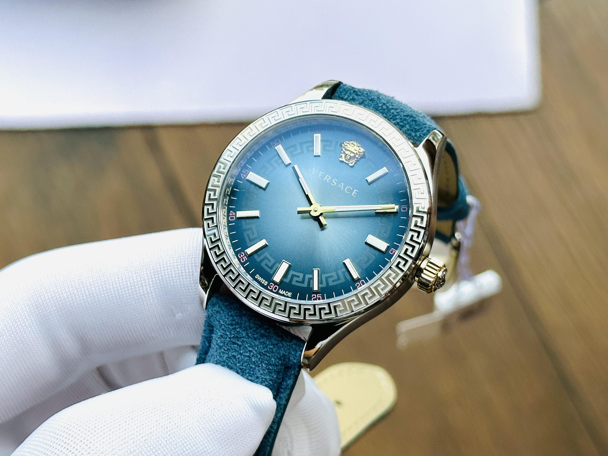 Đồng Hồ Nữ Versace Hellenyium Lady VEHU00220