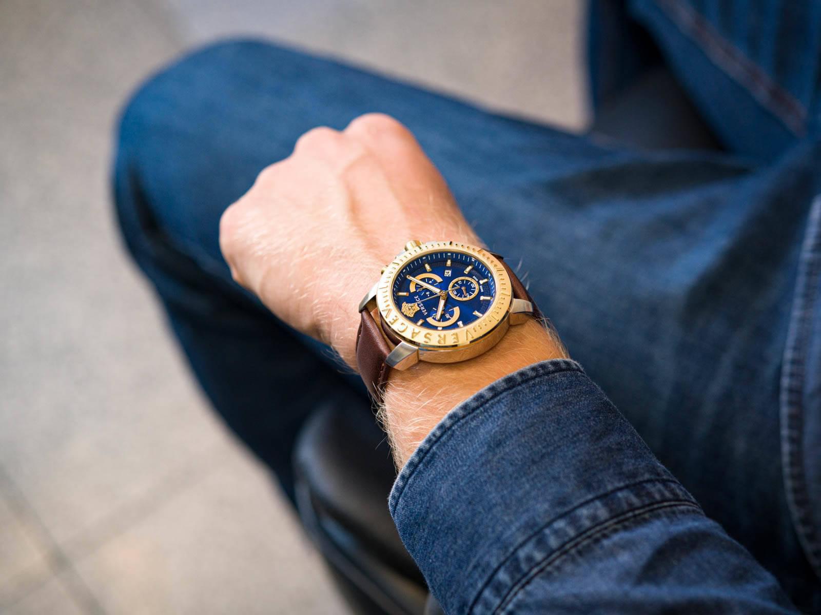 Đồng Hồ Nam Versace Chronograph VE2E00221