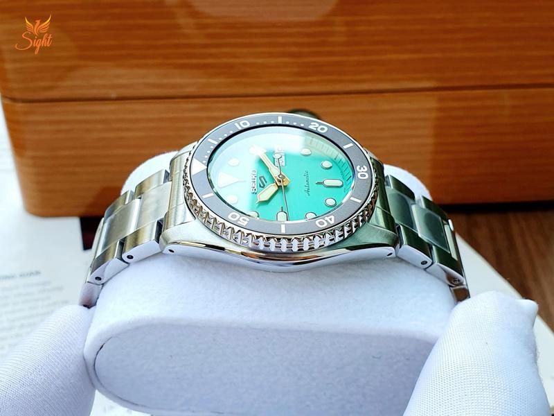 Đồng Hồ Nam Seiko 5 Sport Tiffany SRPK33K1